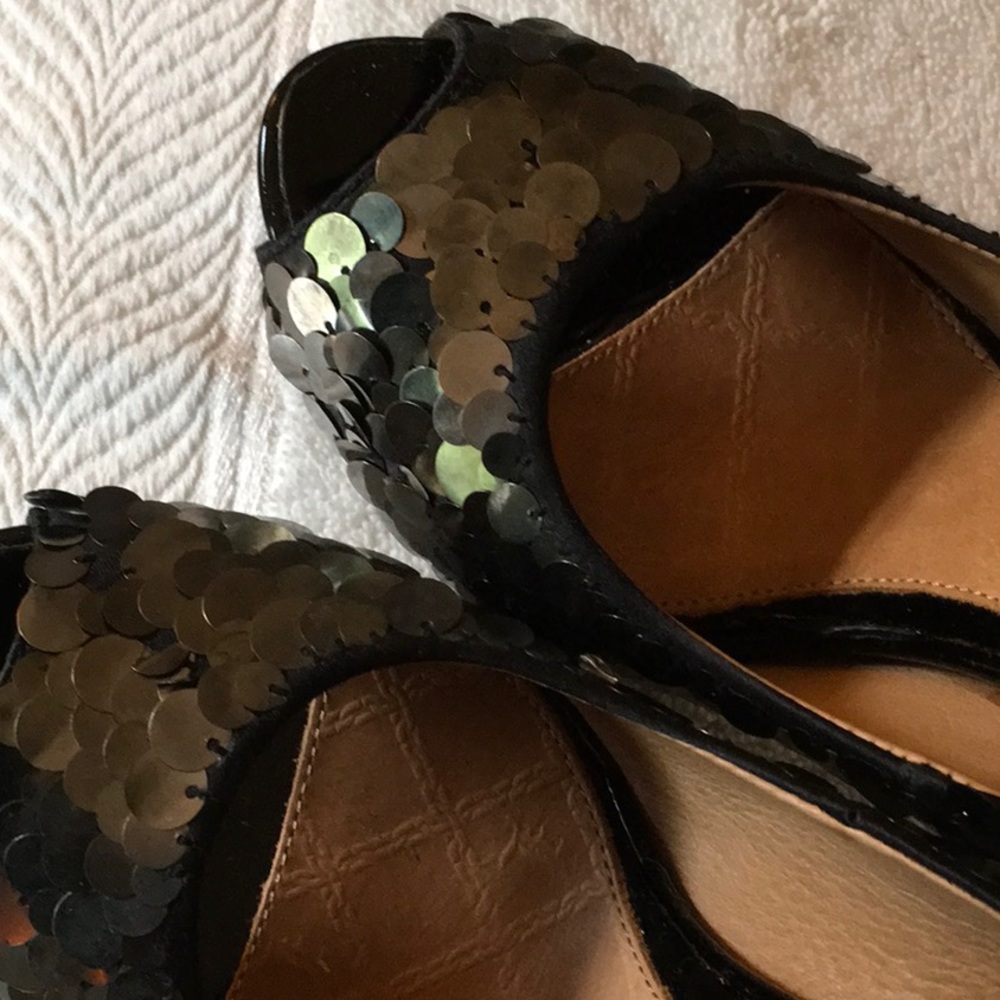 L.A.M.B. Pewter Sequin Platforms Size 7.5 - image 6